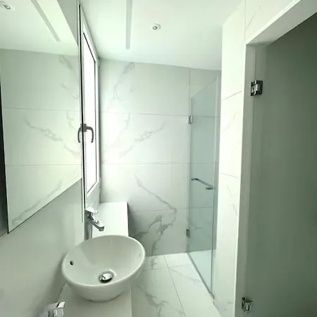 Penthouse Luxury - Armenias By Platform 357 * Nicosia