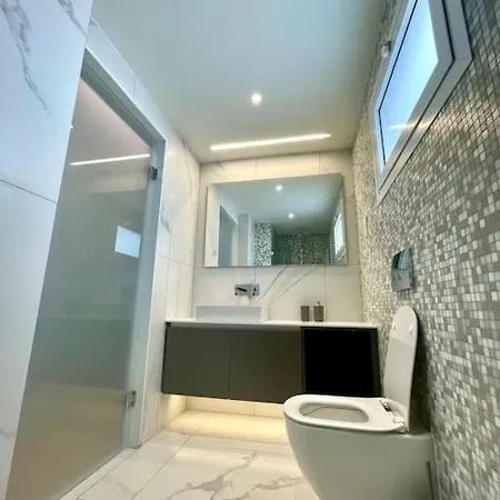 Penthouse Luxury - Armenias By Platform 357 *