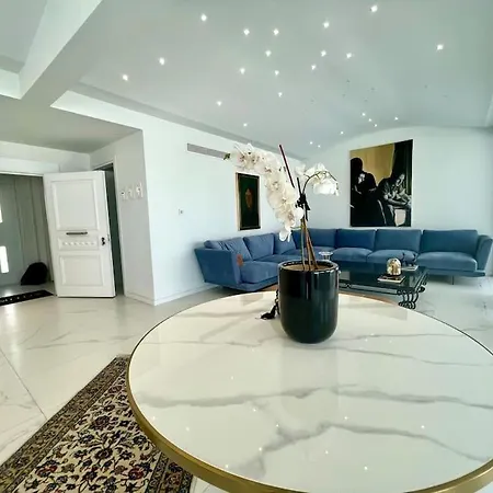 Penthouse Luxury * Nikósie