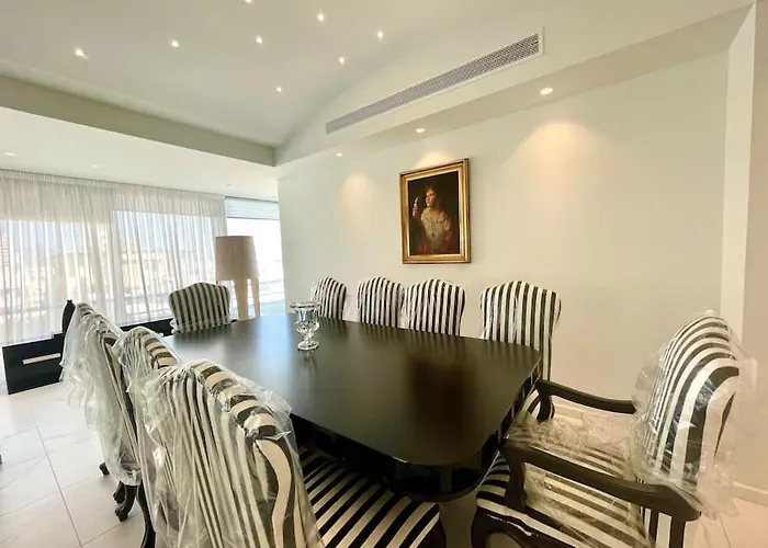 Penthouse Luxury 公寓 *